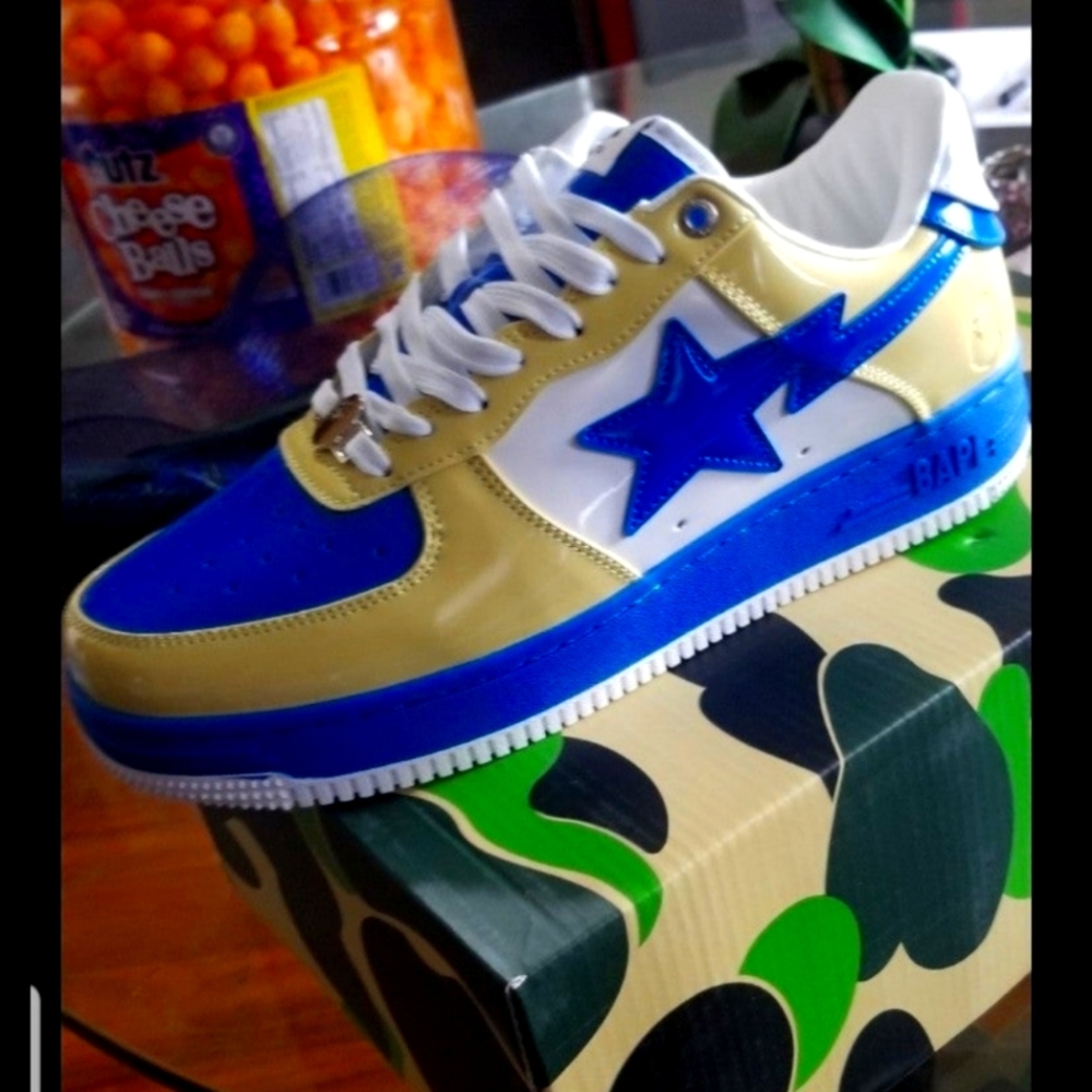 A BATHING APE SNEAKERS